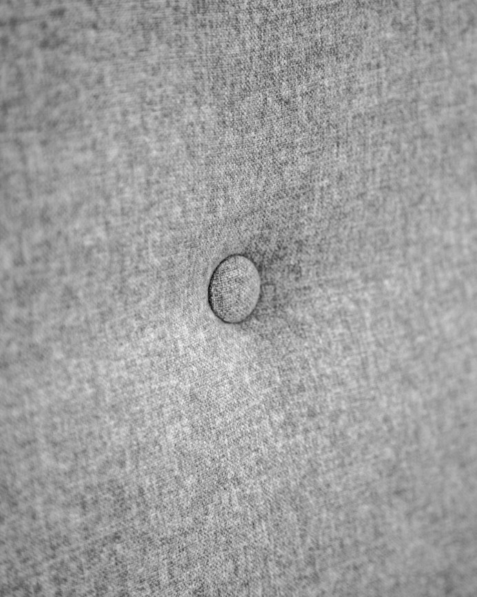 Cabecero tapizado de poliester botones en color gris de varias medidas