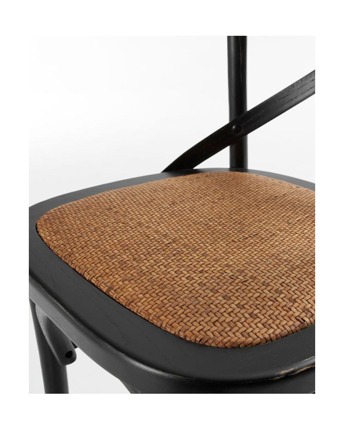 Sillas de madera de olmo con cruceta en el respaldo color negro de 88x52cm