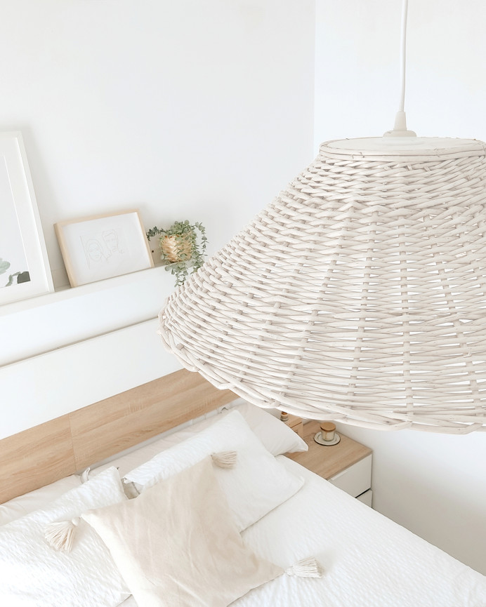 Lámpara de techo blanca elaborada con mimbre natural en varias medidas
