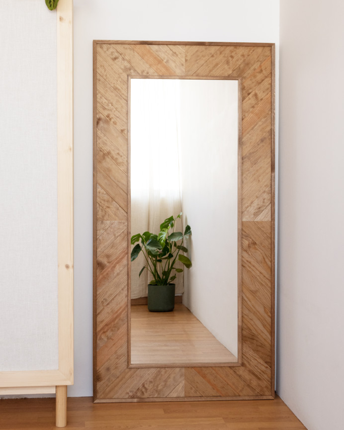 Espejo efecto madera maciza en tono roble oscuro de 163x84cm