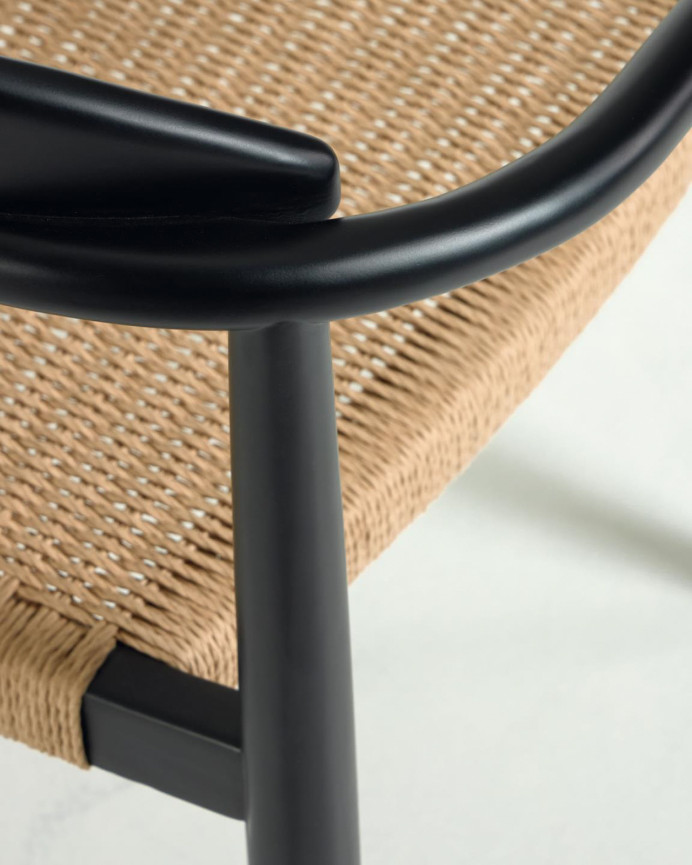 Sillas con estructura de madera de eucalipto y asiento de cuerda color natural de 77x50cm