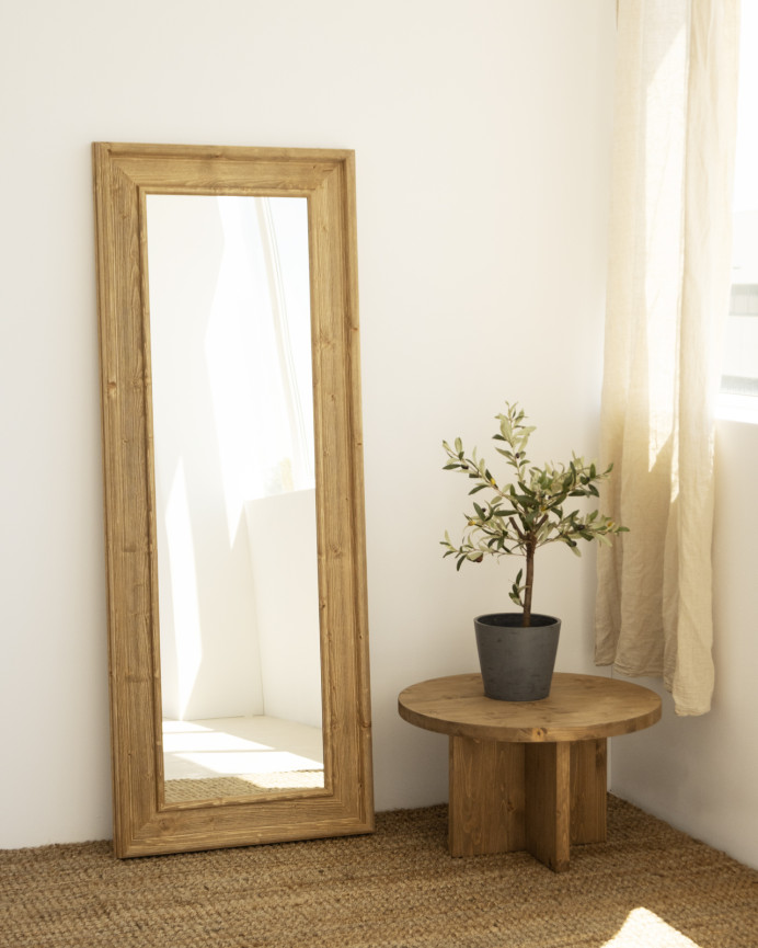 Espejo de madera maciza en forma rectangular acabado en roble oscuro en varias medias