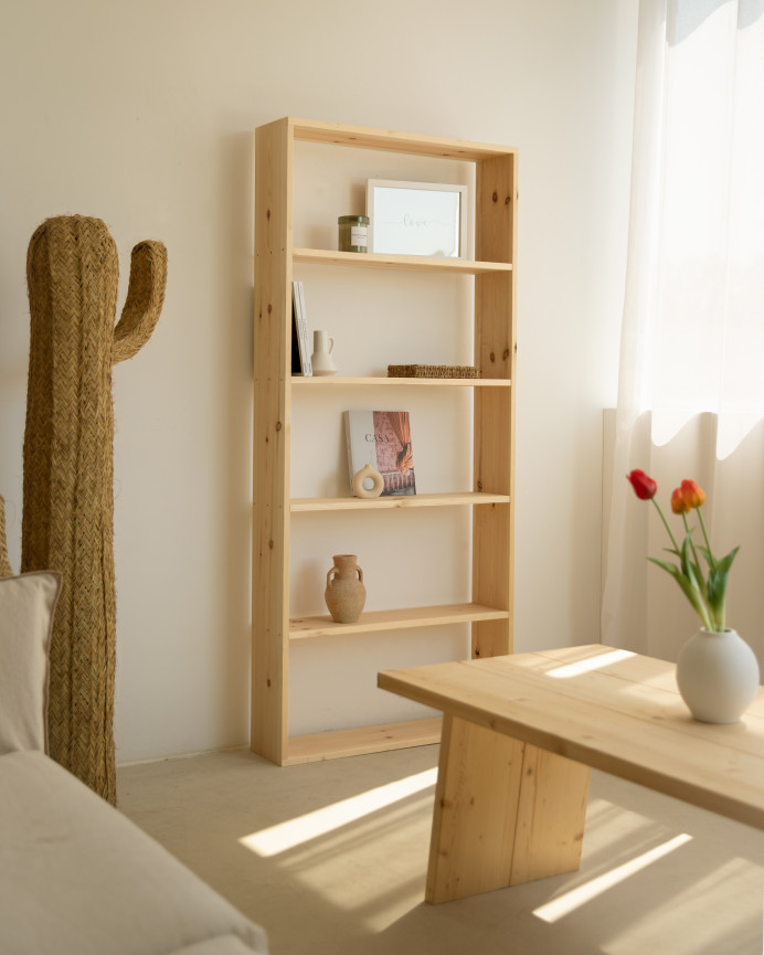 Estantería de madera maciza tono natural con 4 estantes