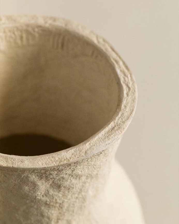 Jarrón de papel maché beige de 31cm