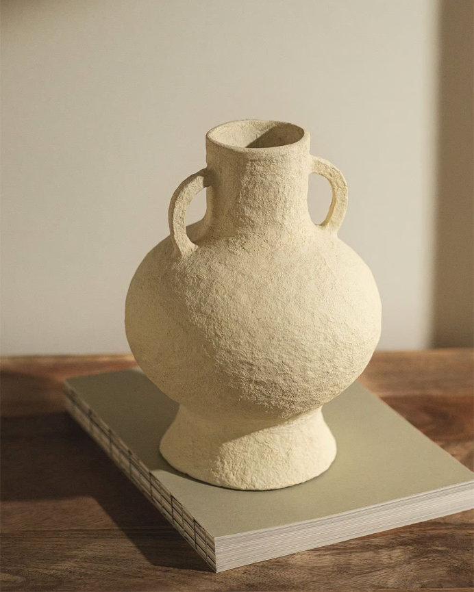 Jarrón de papel maché beige de 26cm
