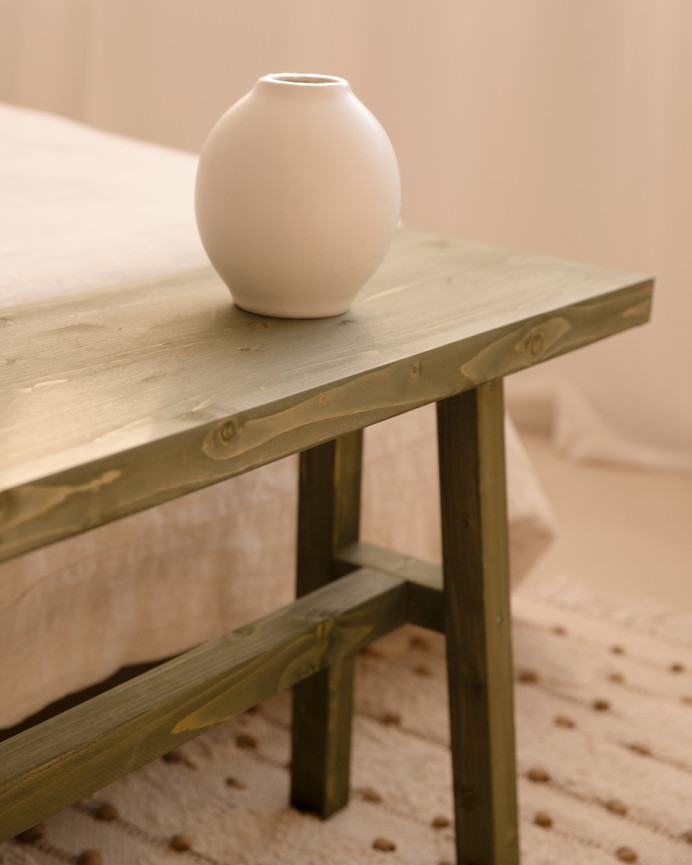 Banqueta de madera maciza en tono verde de 100x50cm