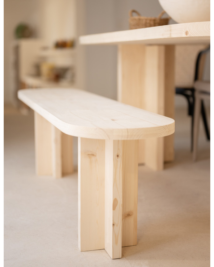 Pack mesa de comedor ovalada y banco de madera maciza en tono natural de varias medidas