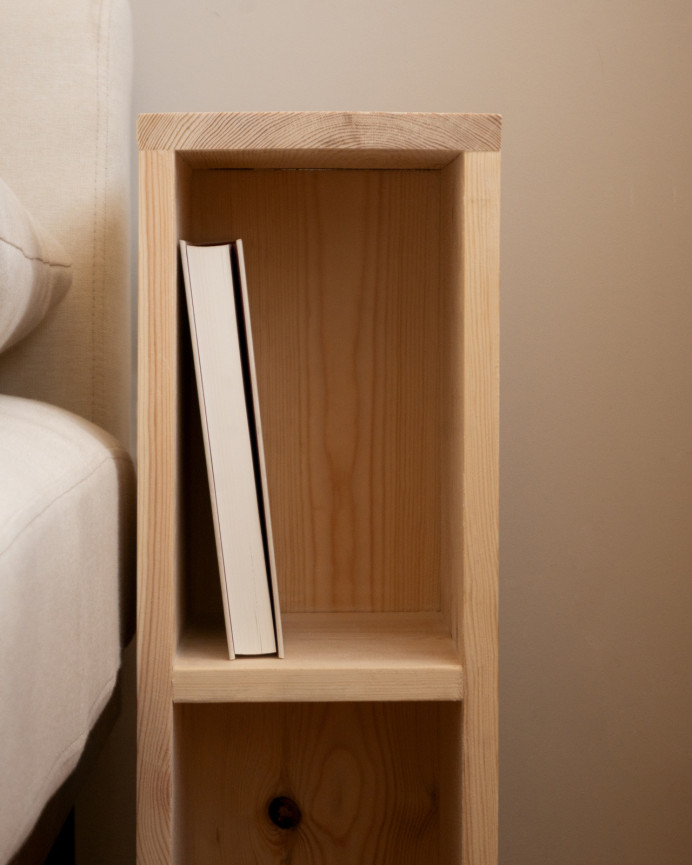 Mesita de noche o auxiliar madera maciza en tono natural de 60x20cm