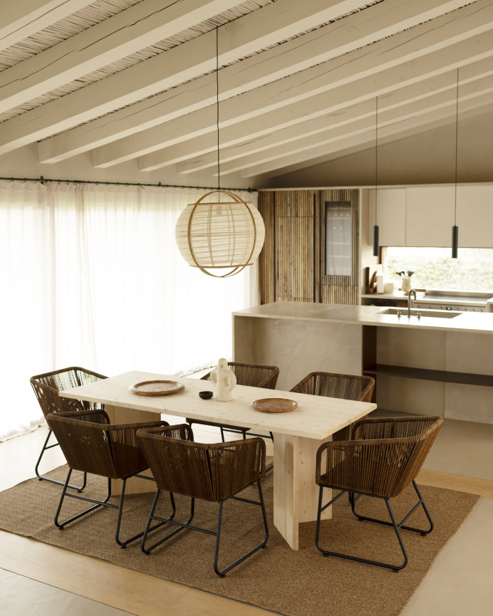 Mesa de comedor de madera maciza en tono natural de varias medidas