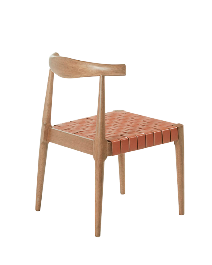 Silla de madera maciza con asiento trenzado marrón y patas en tono nogal de 81cm