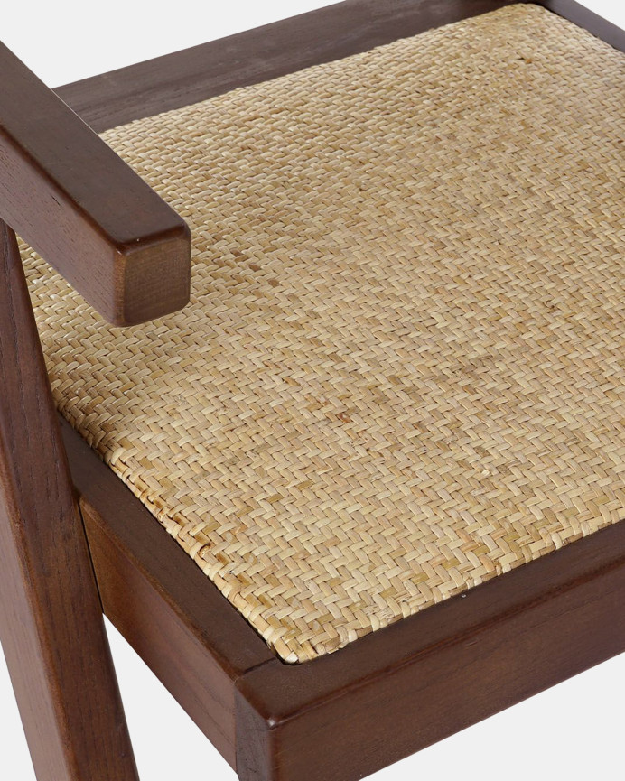 Sillón de madera de olmo con asiento y respaldo de cannage tono marrón de 86x57cm