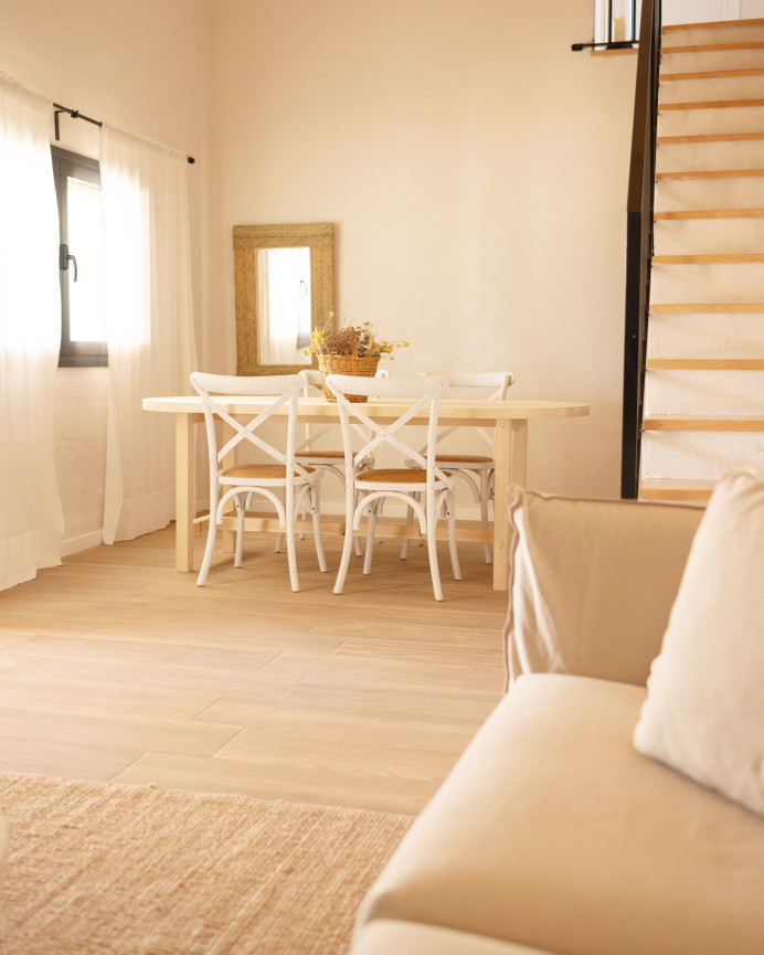 Sillas de madera de olmo con cruceta en el respaldo color blanco de 88x52cm