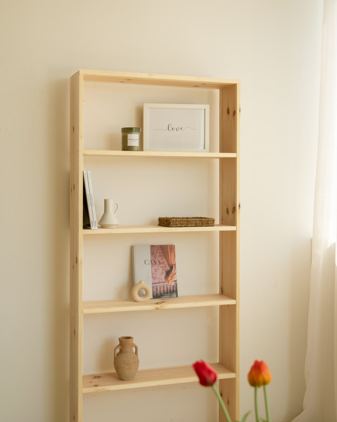 Estantería de madera maciza tono natural con 4 estantes