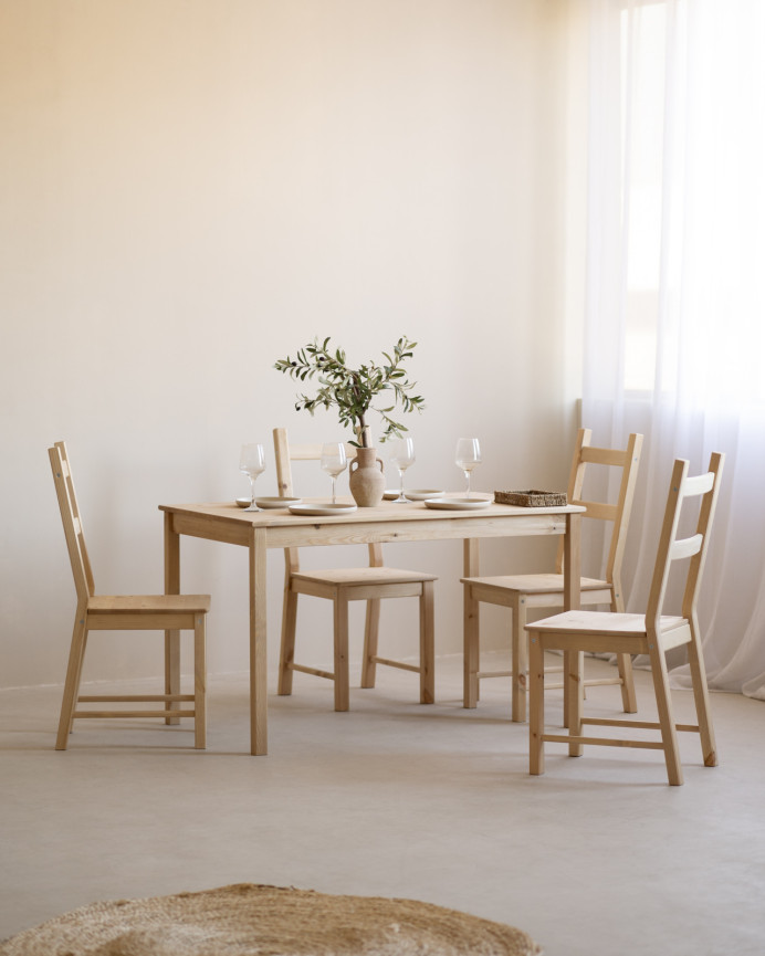 Pack mesa de comedor y 4 sillas de madera maciza en tono roble medio de 120cm