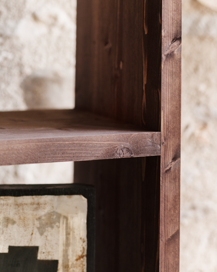 Estantería de madera maciza tono nogal de 180x60cm