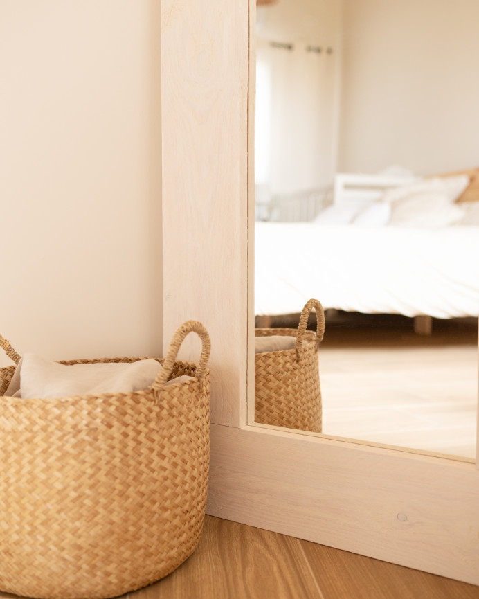 Espejo efecto madera maciza tono blanco de 165x65cm