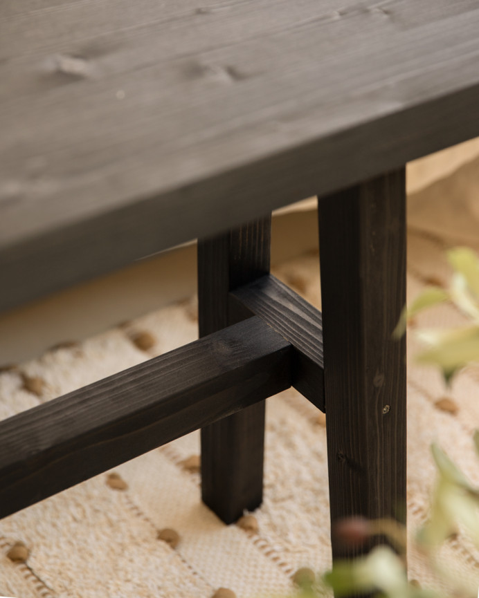 Banqueta de madera maciza en tono negro de 100x50cm