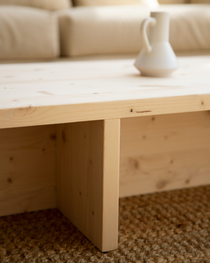 Mesa de centro de madera maciza en tono natural de 124x27cm