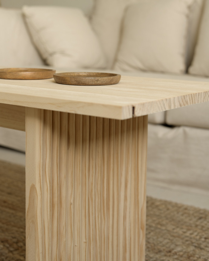 Mesa de centro de madera maciza en tono natural de 120cm