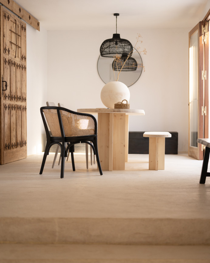 Pack mesa de comedor ovalada y banco de madera maciza en tono natural de varias medidas