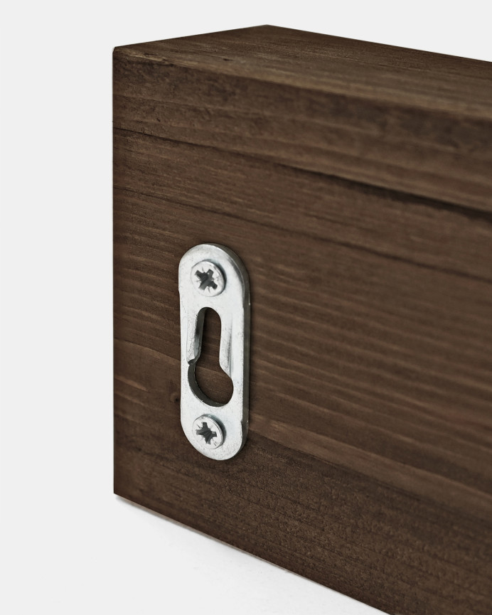 Colgador de pared de madera maciza en tono nogal de 61x5cm