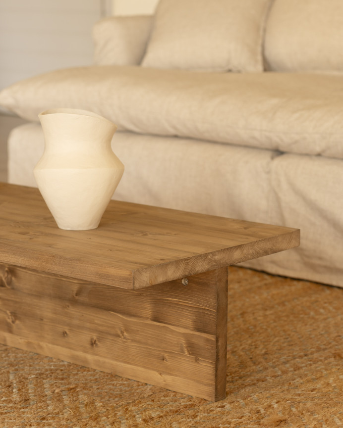 Mesa de centro de madera maciza en tono roble oscuro de 124x27cm