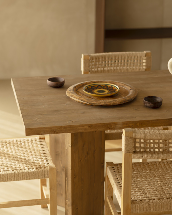 Mesa de comedor de madera maciza en tono roble oscuro de varias medidas