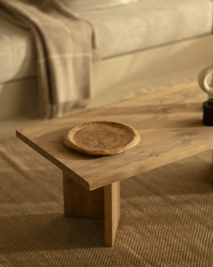 Mesa de centro de madera maciza en tono roble oscuro de 120x55cm