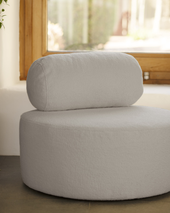 Sillón de buclé redonda color gris claro de 91x71cm