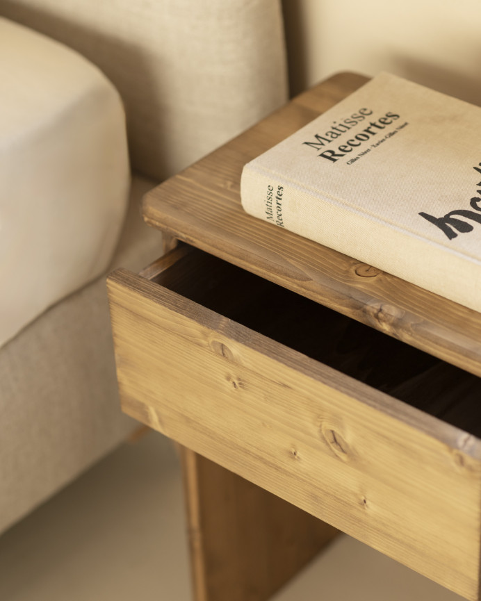 Mesita de noche de madera maciza en tono roble oscuro de 50x42cm