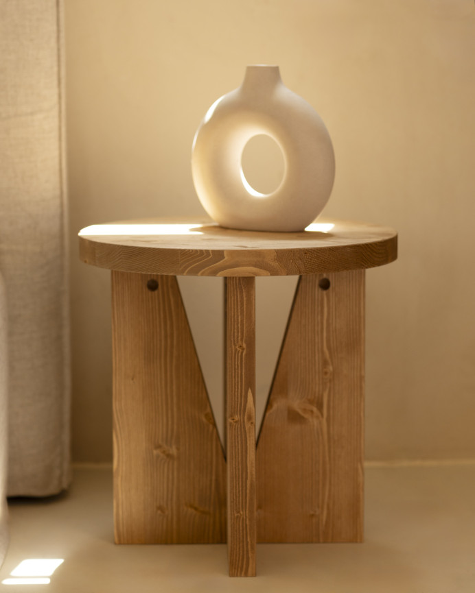 Mesita de noche de madera maciza en tono roble medio de 40x40cm
