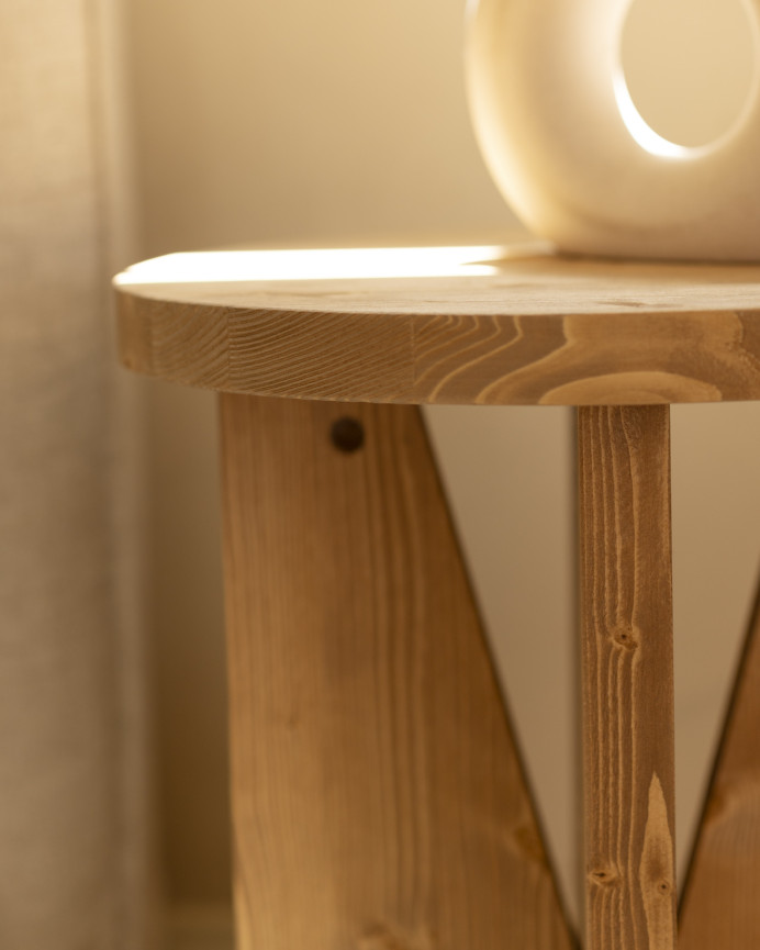 Mesita de noche de madera maciza en tono roble medio de 40x40cm