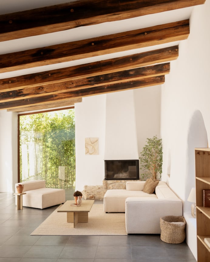 Mesa de centro de madera maciza en tono roble medio de 120x70cm