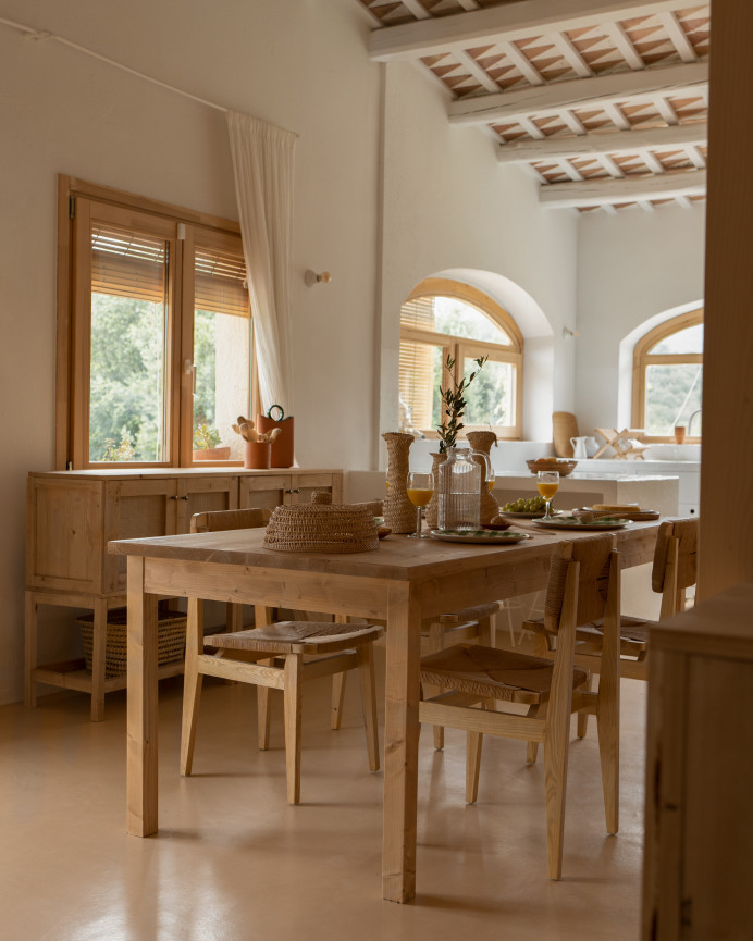 Mesa de comedor cuadrada de madera maciza en tono roble medio de 80x80cm