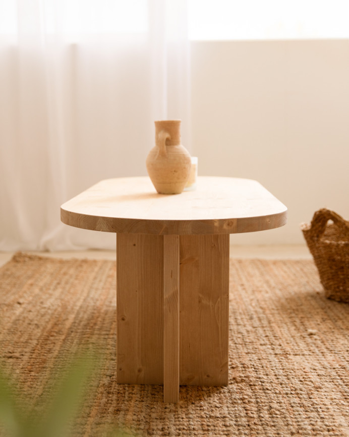 Mesa de centro de madera maciza en tono roble medio de 120x50cm