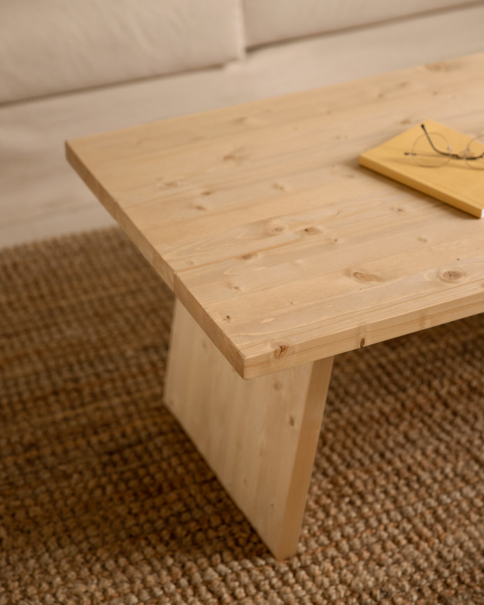 Mesa de centro de madera maciza en tono roble medio de 120x60cm
