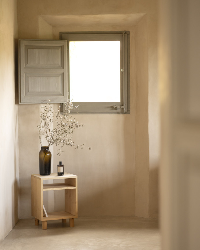 Mesita de noche de madera maciza en tono roble medio de 51x32cm 