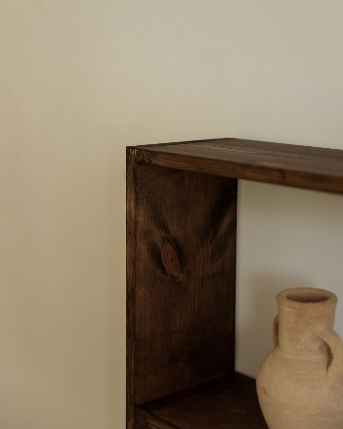 Estantería de madera maciza tono nogal con 2 estantes
