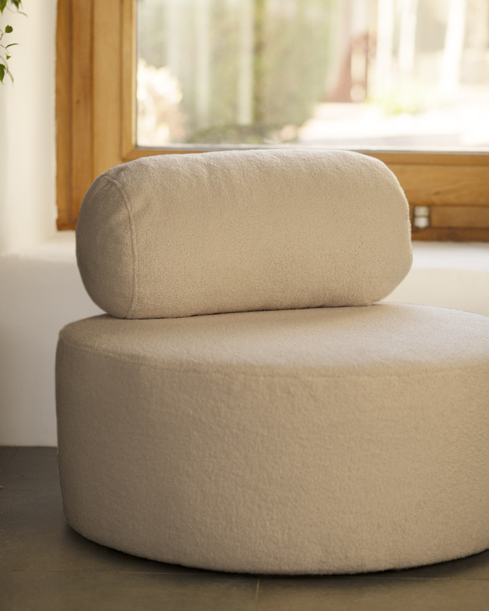 Sillón de buclé redonda color beige de 91x71cm
