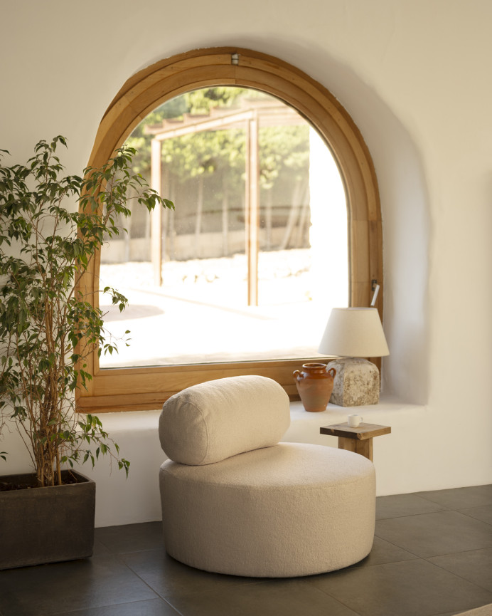 Sillón de buclé redonda color beige de 91x71cm