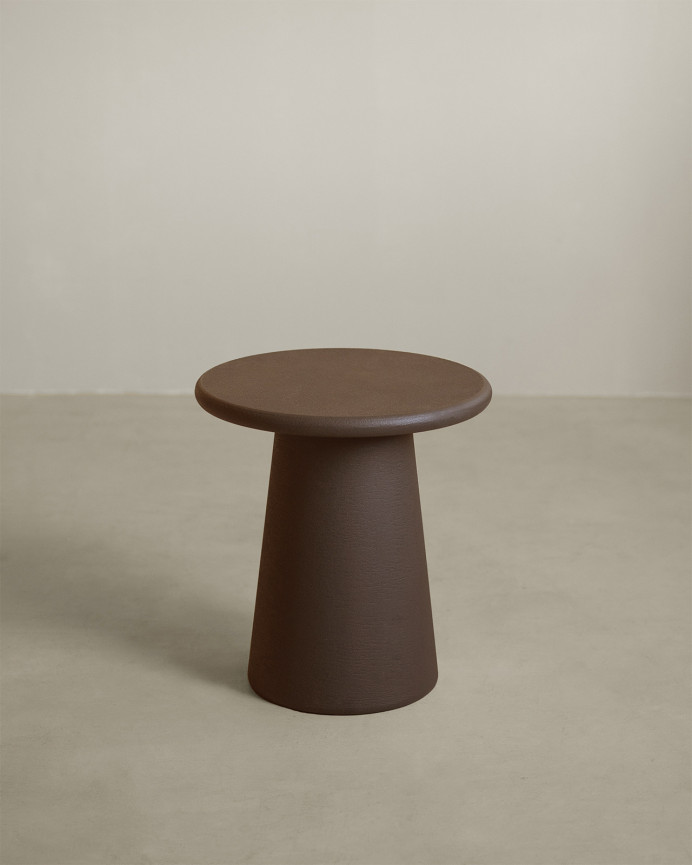 Mesa auxiliar redonda de microcemento en tono marrón de 45x50cm