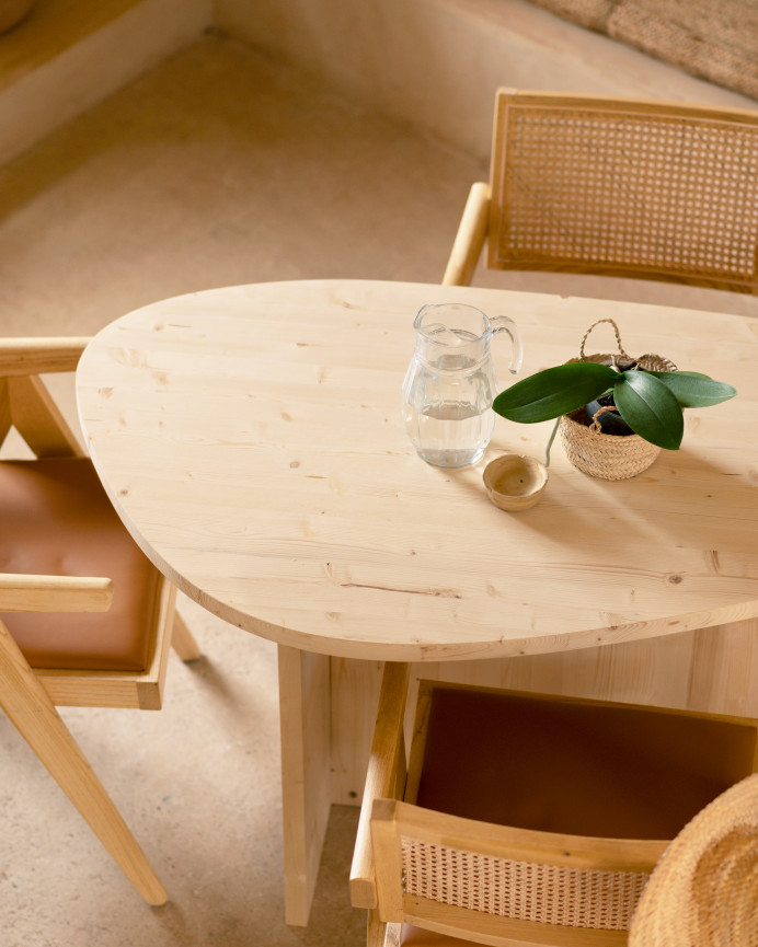 Mesa de comedor de madera maciza en tono natural de 143cm