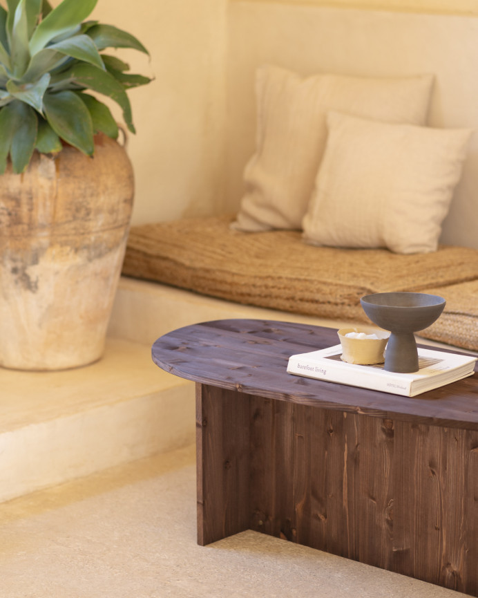 Mesa de centro de madera maciza en tono nogal de 129cm