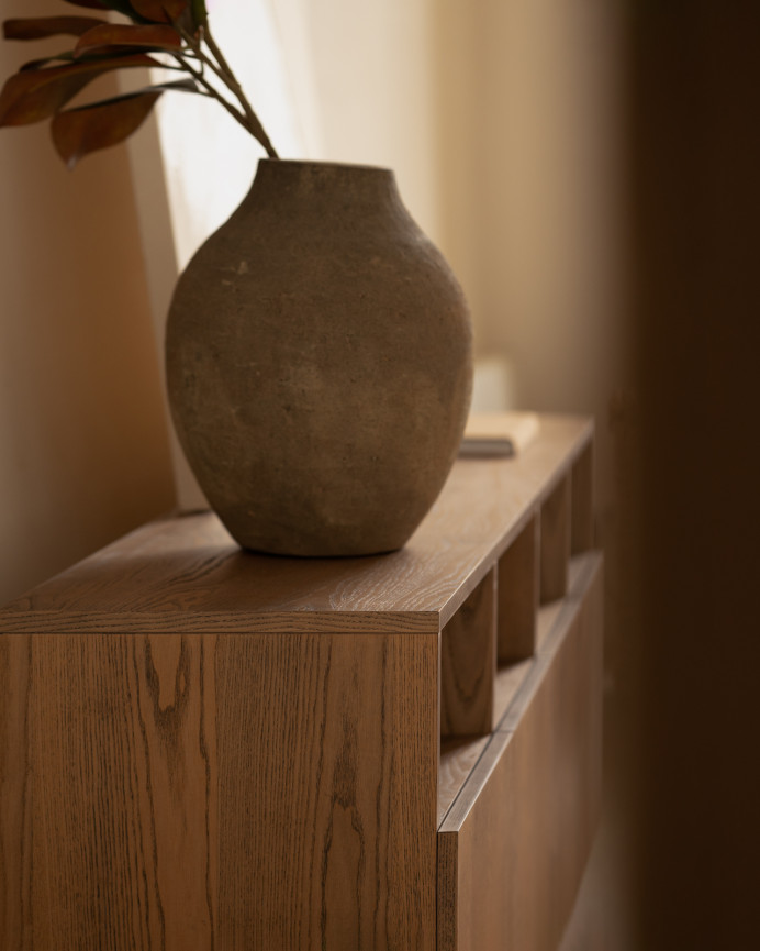 Aparador con 4 puertas de chapa de madera de fresno natural en tono avellana de 176x40cm