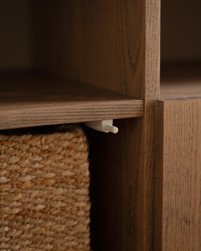 Aparador con 4 puertas de chapa de madera de fresno natural en tono avellana de 176x40cm