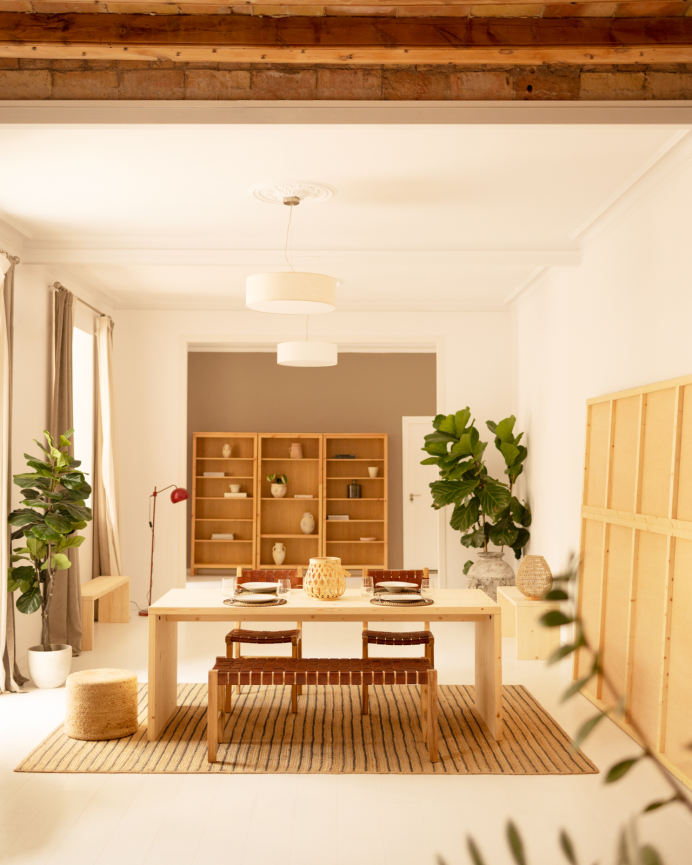 Mesa de comedor de madera maciza en tono natural de varias medidas