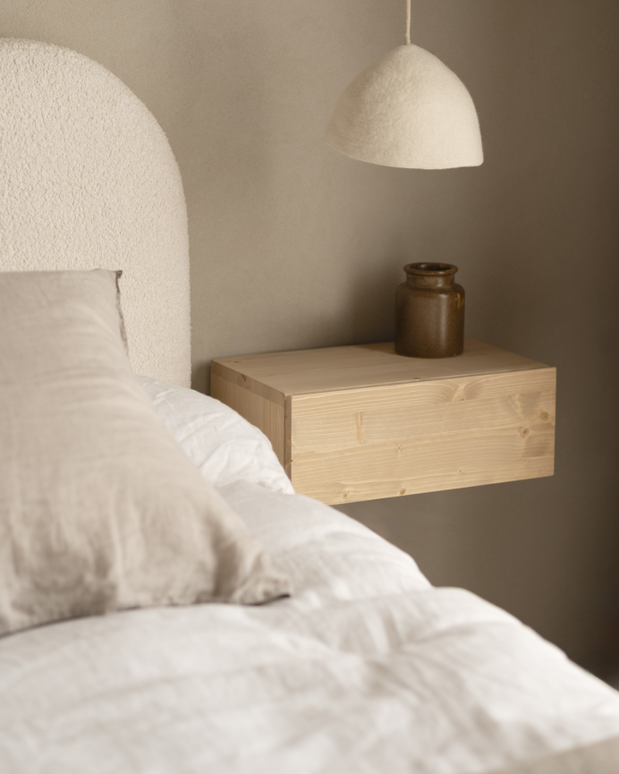 Pack de dos mesitas de noche de madera maciza flotante en tono roble medio de 40cm