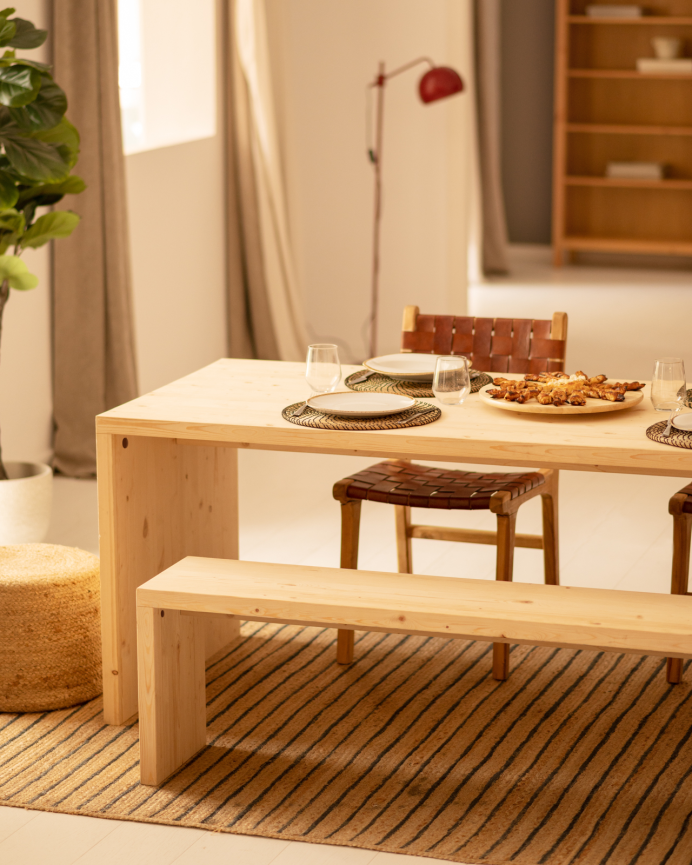 Mesa de comedor de madera maciza en tono natural de varias medidas