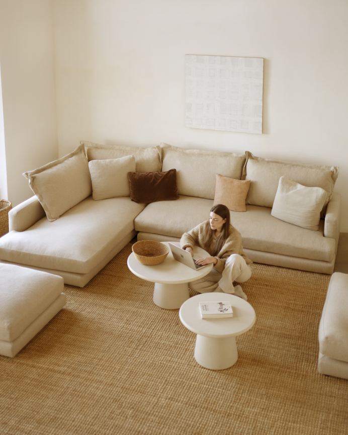 Sofá con chaise longue izquierdo tono beige de varias medidas