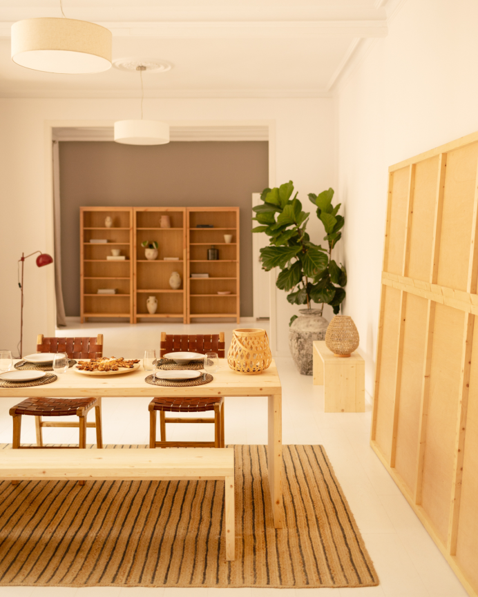Mesa de comedor de madera maciza en tono natural de varias medidas